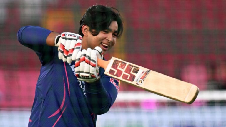Vaibhav Sooryavanshi Leaves Behind MS Dhoni, Virat Kohli In Popularity Race – ویبھو سوریہ ونشی: آئی پی ایل 2026 کا نیا سپر اسٹار جس نے دھونی اور کوہلی کو بھی پیچھے چھوڑ دیا