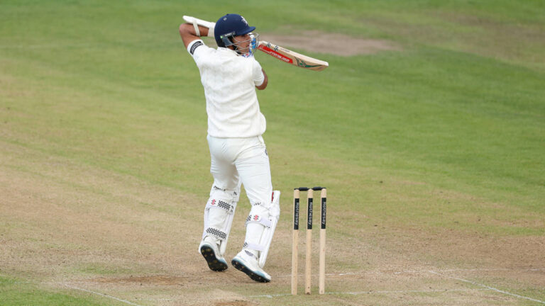 Ekansh Singh 95 props up Lions after Tiaan van Vuuren five-for – ایکانش سنگھ کی شاندار 95 رنز کی اننگز، انگلینڈ لائنز بمقابلہ جنوبی افریقہ اے