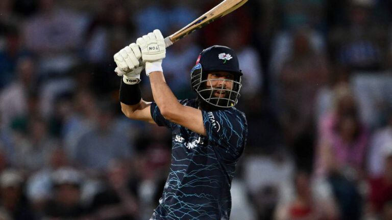 Hasan, Tye fireworks deny Derbyshire as Yorkshire go two from two – حسن علی اور اینڈریو ٹائی کا طوفان، یارکشائر کی سنسنی خیز فتح