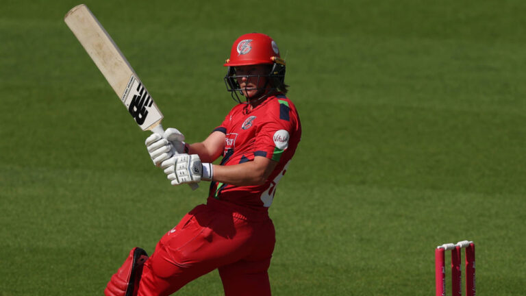 Lanning caning sees of Somerset for Lancashire’s first win – خواتین وائٹلٹی بلاسٹ: میگ لیننگ کی شاندار اننگز، لنکاشائر تھنڈر کی پہلی جیت